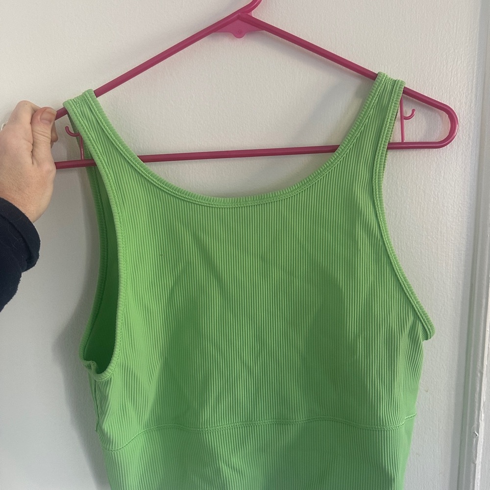 Lululemon pivot tank